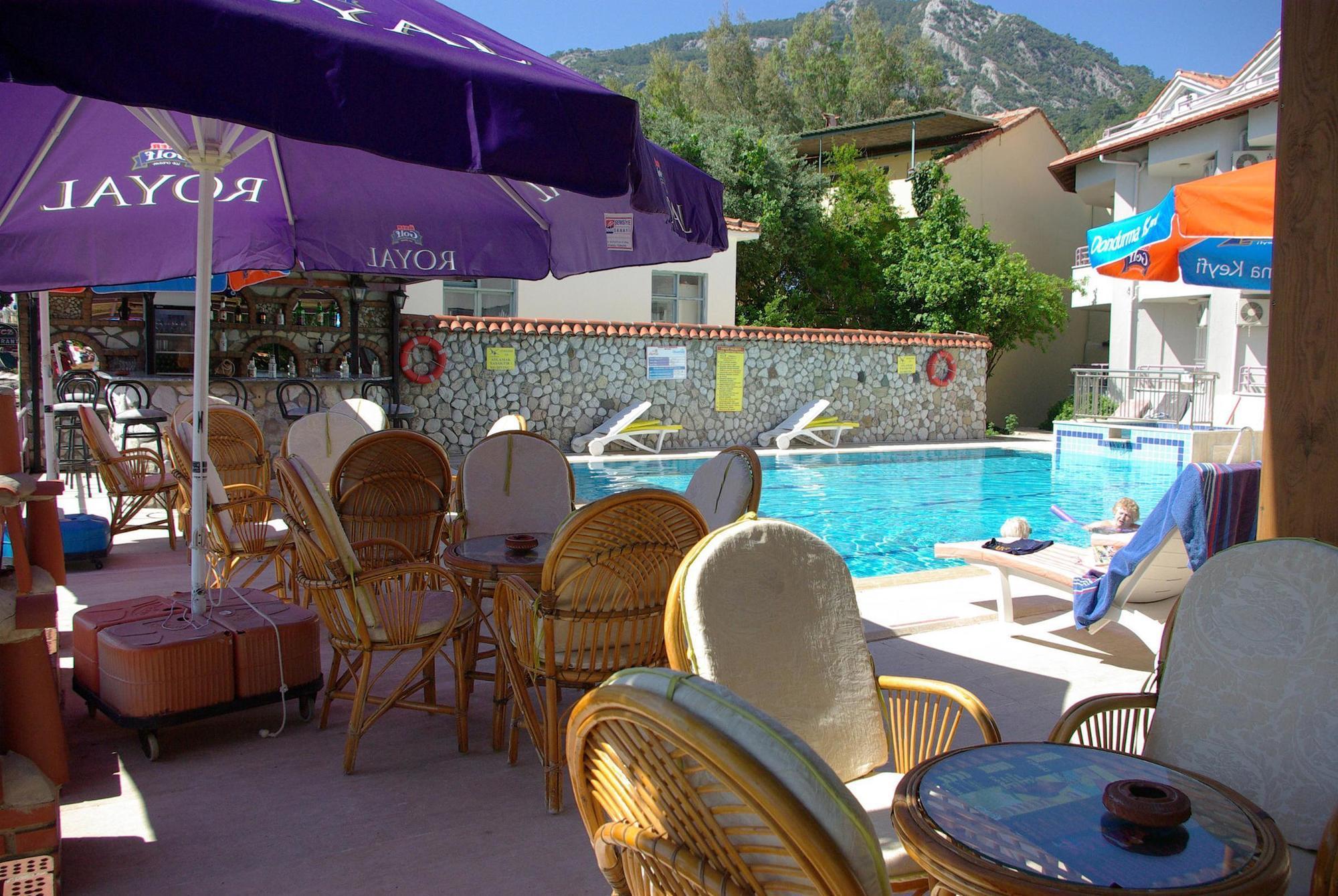 Zeybek Hotel Turunç Extérieur photo